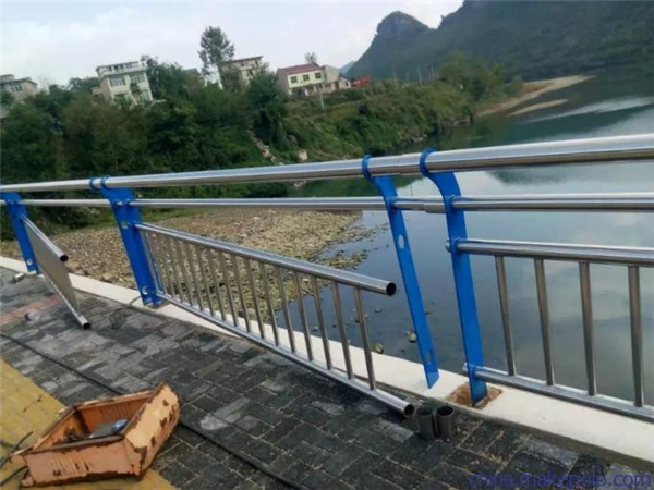 丽江不锈钢复合管护栏是一种卓越的防护材料