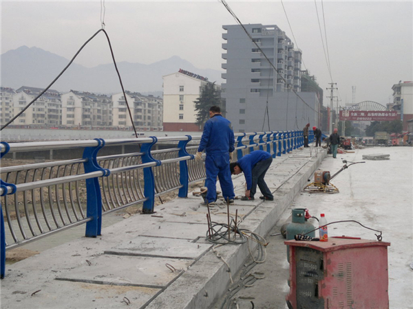 丽江不锈钢桥梁护栏近期市场价格分析