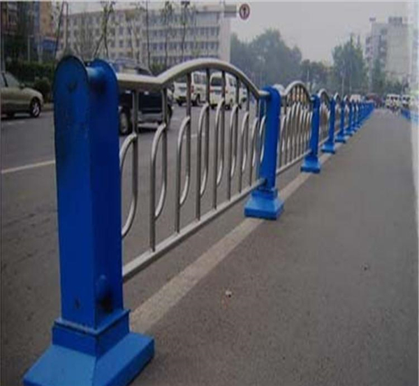 丽江不锈钢防撞栏杆生产制造工艺